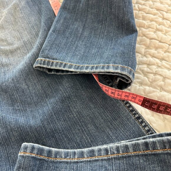 Tommy Bahama Island Crafted Classic Jeans 34" x 30" Medium Faded Wash - Picture 4 of 9